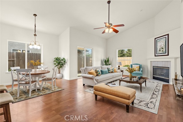 Detail Gallery Image 4 of 16 For 338 Royal Glen, Chico,  CA 95973 - 3 Beds | 2 Baths