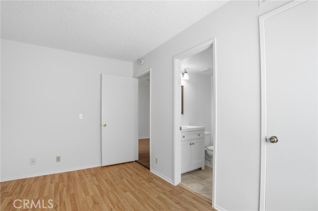 Detail Gallery Image 6 of 21 For 27657 Ironstone Dr #1,  Canyon Country,  CA 91387 - 3 Beds | 3 Baths