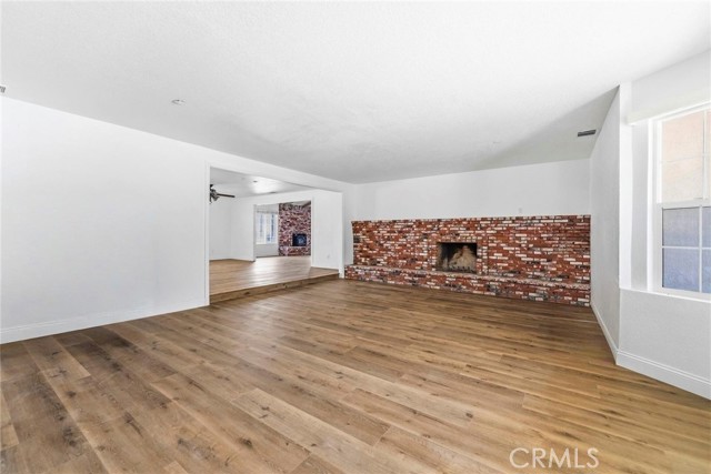 8853 Dufferin