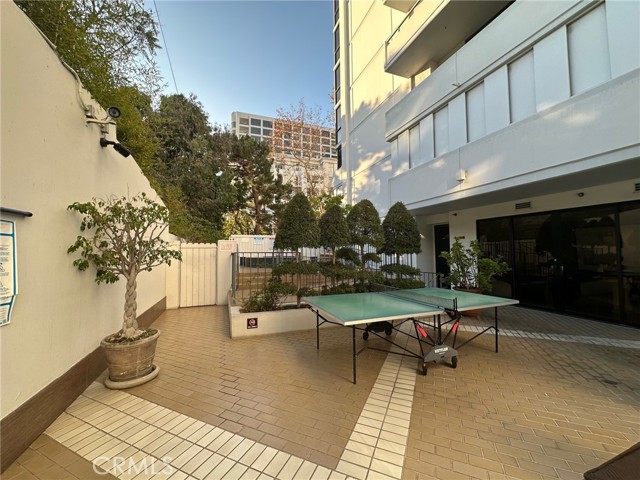 Detail Gallery Image 48 of 49 For 10660 Wilshire Bld #407,  Los Angeles,  CA 90024 - 1 Beds | 2 Baths