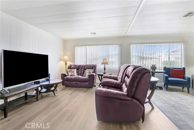 Detail Gallery Image 7 of 21 For 4095 Fruit St #920,  La Verne,  CA 91750 - 2 Beds | 2 Baths