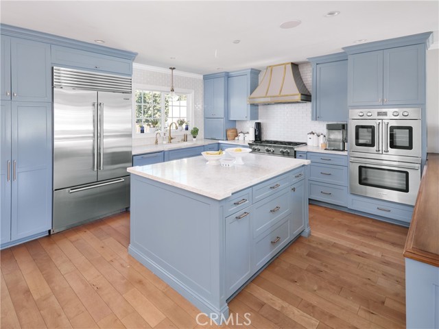 Detail Gallery Image 10 of 43 For 6443 W 81st St, Los Angeles,  CA 90045 - 4 Beds | 4 Baths
