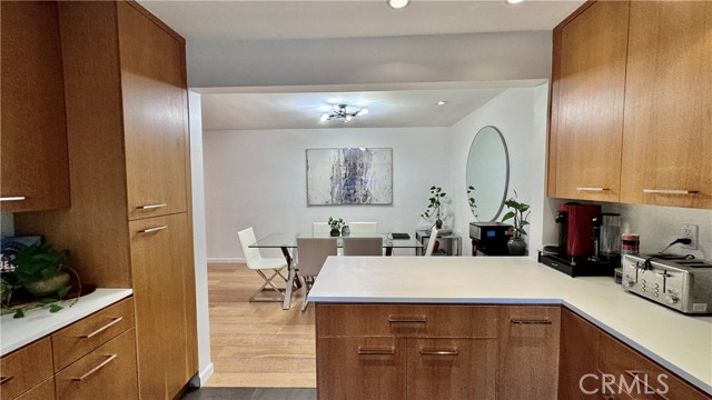 Detail Gallery Image 15 of 31 For 645 Westmount Dr #211,  West Hollywood,  CA 90069 - 1 Beds | 1 Baths