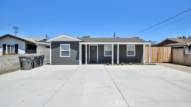 1113 S Golden West Avenue, Santa Ana CA: https://media.crmls.org/medias/a5490298-8335-4ab5-8757-2bbc25a05777.jpg