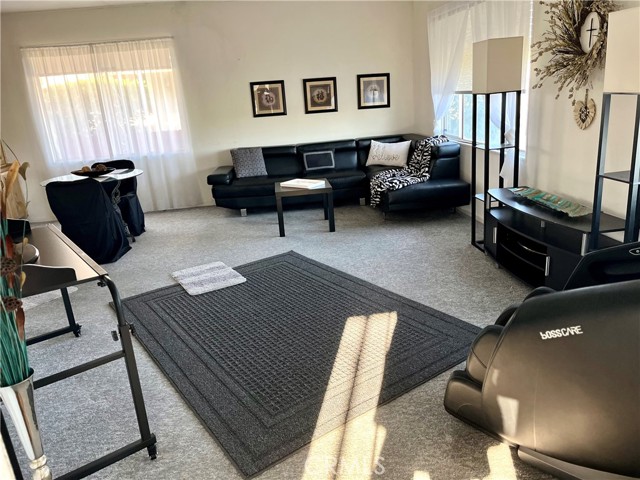 601 N Kirby Street, Hemet CA: https://media.crmls.org/medias/a5492d2d-351d-42bd-92ba-9038c2d914d0.jpg