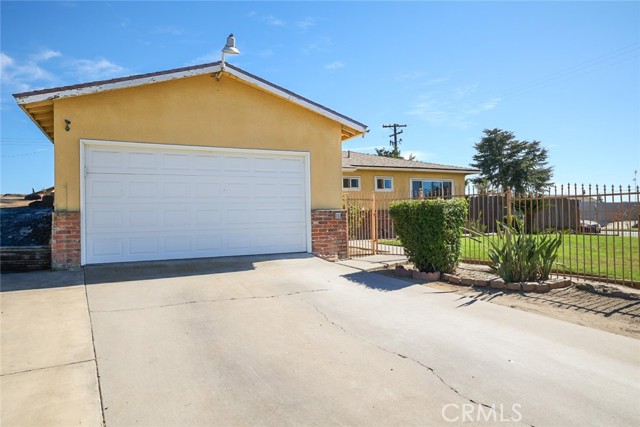 543 E Hopkins Avenue, Fresno CA: https://media.crmls.org/medias/a54997d7-ca62-4729-a4ef-be7ac2f35729.jpg