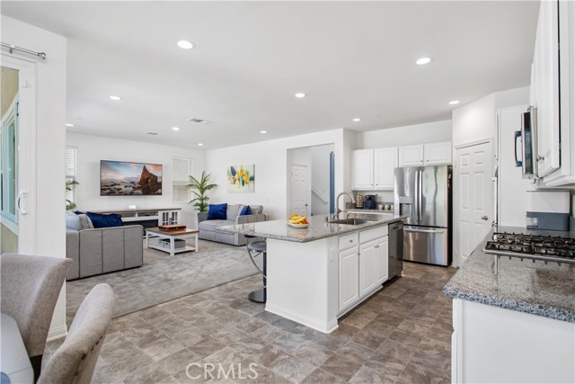 32172 Verbena Way, Temecula CA: https://media.crmls.org/medias/a54a21cb-0c88-4b8a-97b2-ed0cae42d7e8.jpg