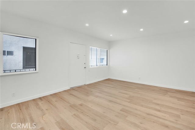 Detail Gallery Image 8 of 17 For 13018 Valleyheart Dr #4,  Studio City,  CA 91604 - 1 Beds | 1 Baths