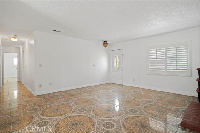 Detail Gallery Image 12 of 44 For 2455 Saint Elmo Dr, San Bernardino,  CA 92410 - 3 Beds | 2 Baths