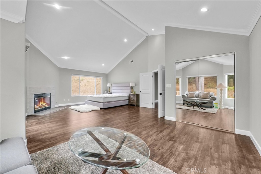 MLS #WS25229211 image #23