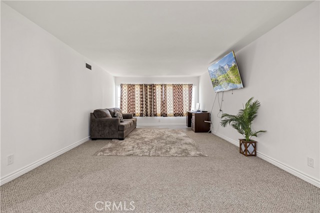 Detail Gallery Image 4 of 37 For 2245 N Parker Ct, Simi Valley,  CA 93065 - 3 Beds | 2 Baths