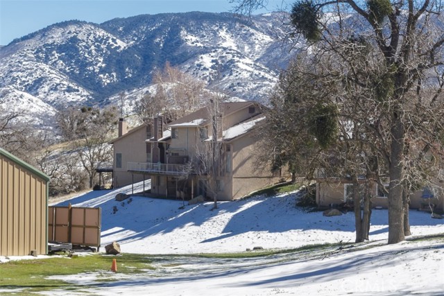 Detail Gallery Image 22 of 26 For 18571 Glenview Ct, Tehachapi,  CA 93561 - 3 Beds | 3/1 Baths