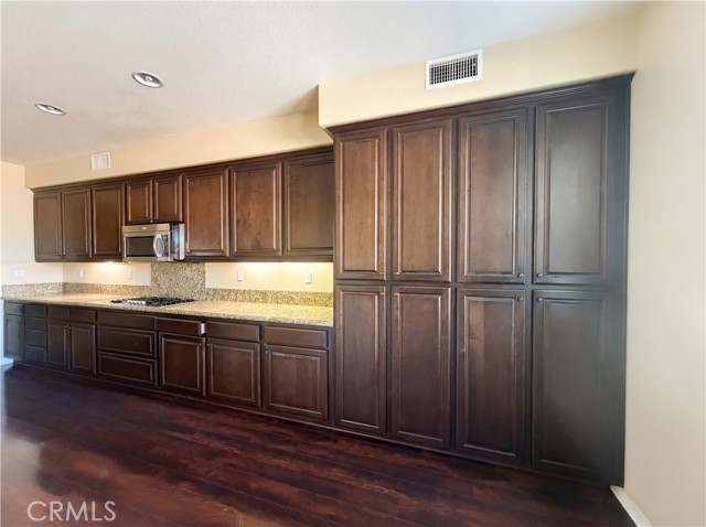 Detail Gallery Image 9 of 34 For 28327 Serenity Falls Way, Menifee,  CA 92585 - 4 Beds | 3/1 Baths