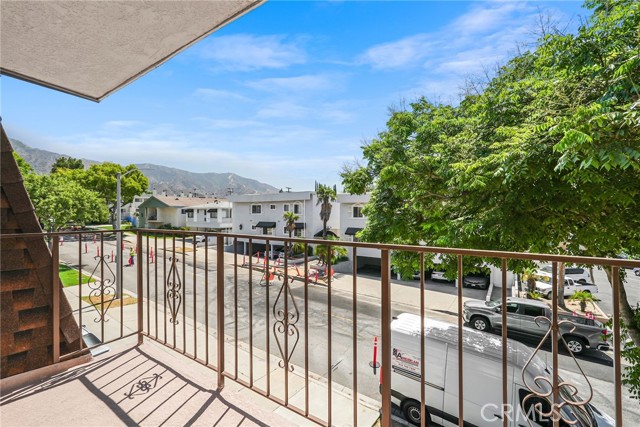 Detail Gallery Image 15 of 25 For 429 E Providencia #B,  Burbank,  CA 91501 - 2 Beds | 1/1 Baths