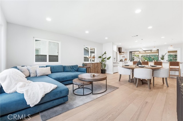 1124 E Maplewood Place, Orange CA: https://media.crmls.org/medias/a54c6045-8b59-4420-84ff-2e994e1cc1d4.jpg