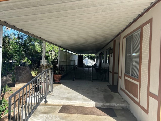 Detail Gallery Image 3 of 9 For 680 Camino Real, Hemet,  CA 92543 - 2 Beds | 2 Baths