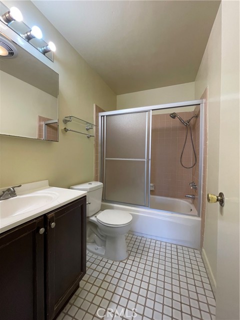 802 Camino Real, Redondo Beach, California 90277, 1 Bedroom Bedrooms, ,1 BathroomBathrooms,Residential,Sold,Camino Real,AR22150106