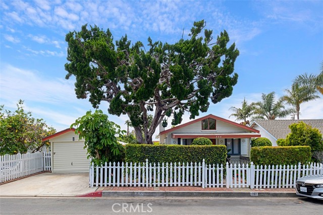 555 Through Street, Laguna Beach CA: https://media.crmls.org/medias/a54ddb7b-d30f-49ec-9107-9edda52a5f84.jpg