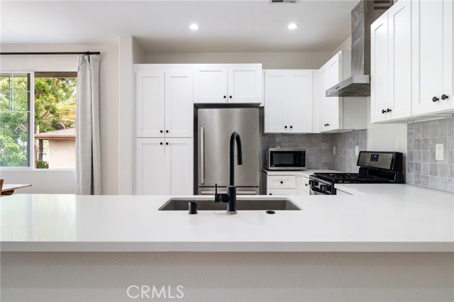 Detail Gallery Image 12 of 45 For 1200 Evergreen Ct, Carson,  CA 90746 - 2 Beds | 2 Baths