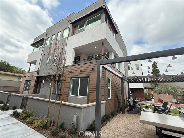 693 S Lyon Street, Santa Ana CA: https://media.crmls.org/medias/a54e4e62-8118-4f9b-b973-b53575496b2e.jpg