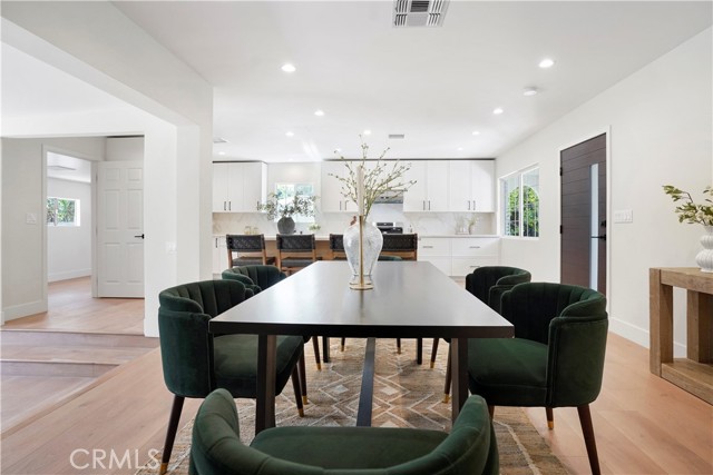 Detail Gallery Image 5 of 55 For 18324 Sylvan St, Tarzana,  CA 91335 - 4 Beds | 2 Baths