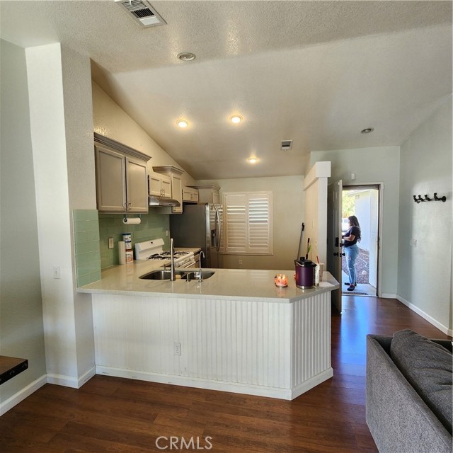 Detail Gallery Image 5 of 14 For 3754 Avondale St, Perris,  CA 92571 - 3 Beds | 2 Baths