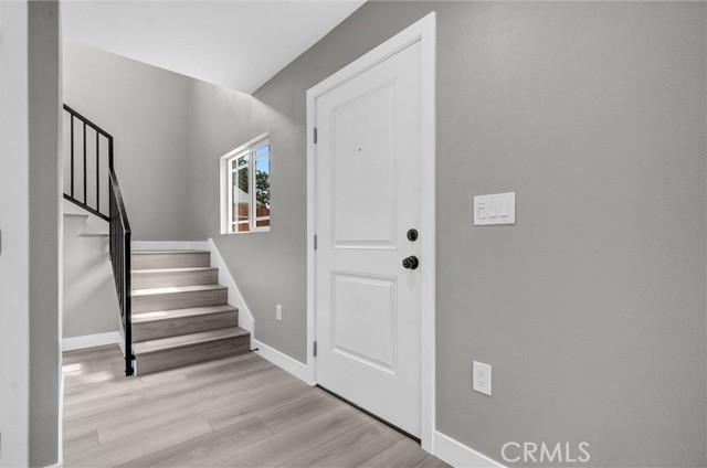 2321 Locust Avenue, Long Beach CA: https://media.crmls.org/medias/a54f7e43-b3f8-44be-ad97-e49f8ccdf8f6.jpg