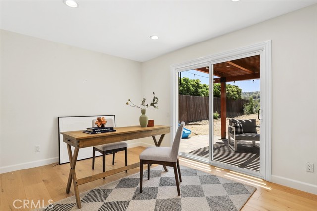 Detail Gallery Image 18 of 30 For 5839 Parkmor Rd, Calabasas,  CA 91302 - 4 Beds | 2 Baths