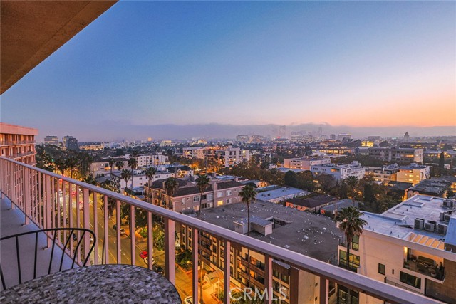 Detail Gallery Image 12 of 73 For 100 S Doheny Dr #1110,  Los Angeles,  CA 90048 - 3 Beds | 3 Baths