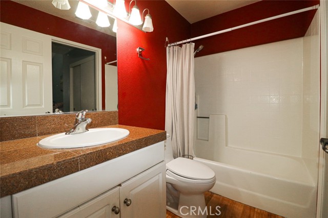 Detail Gallery Image 4 of 32 For 20331 Bluffside Cir #417,  Huntington Beach,  CA 92646 - 3 Beds | 2 Baths