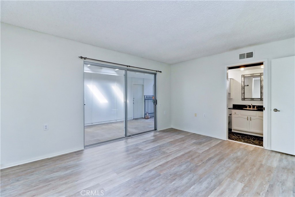 MLS #OC25267667 image #36