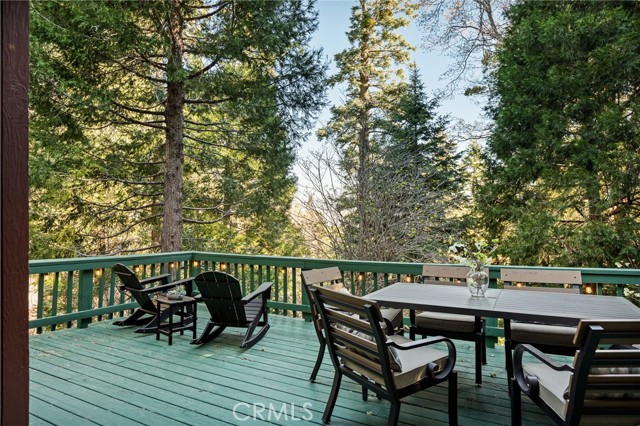 Detail Gallery Image 33 of 45 For 717 Crest Estates, Lake Arrowhead,  CA 92352 - 3 Beds | 3 Baths