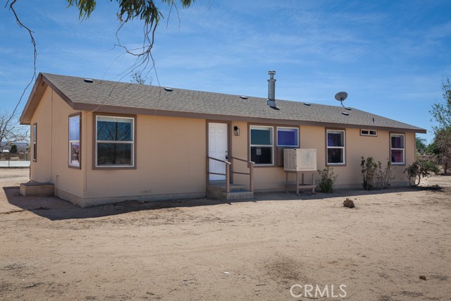 Detail Gallery Image 1 of 25 For 45310 200th St, Lancaster,  CA 93535 - 3 Beds | 2 Baths