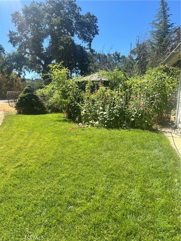 https://media.crmls.org/medias/a5515310-b1e7-4078-9a02-dd3a8d123a93.jpg?preset=X-Large