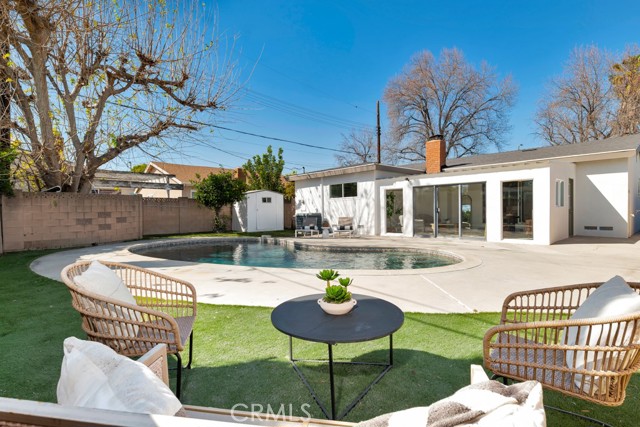 Detail Gallery Image 2 of 23 For 19844 Hemmingway St, Winnetka,  CA 91306 - 4 Beds | 2 Baths