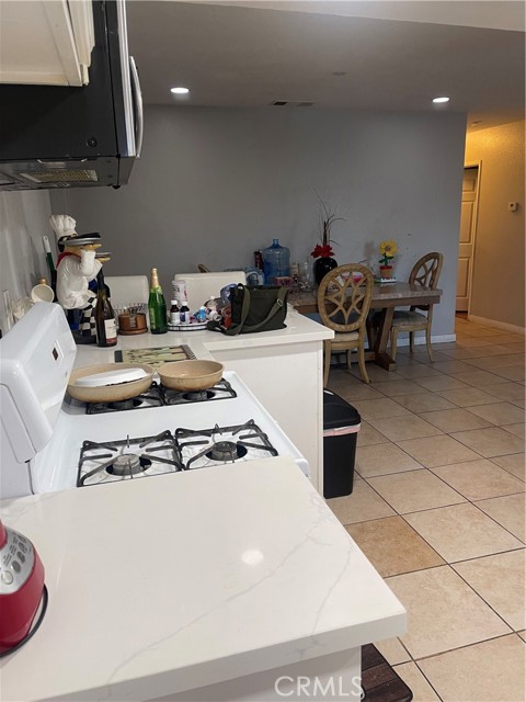 Detail Gallery Image 26 of 37 For 14327 Rodeo Dr, Victorville,  CA 92395 - 5 Beds | 3 Baths