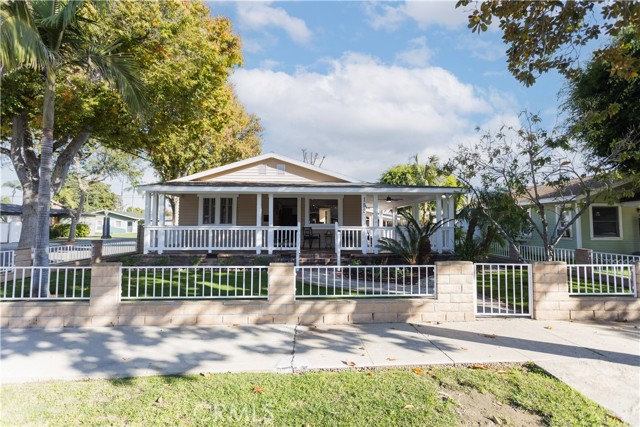 Detail Gallery Image 4 of 65 For 152 N Princeton Ave, Fullerton,  CA 92831 - 4 Beds | 3/1 Baths