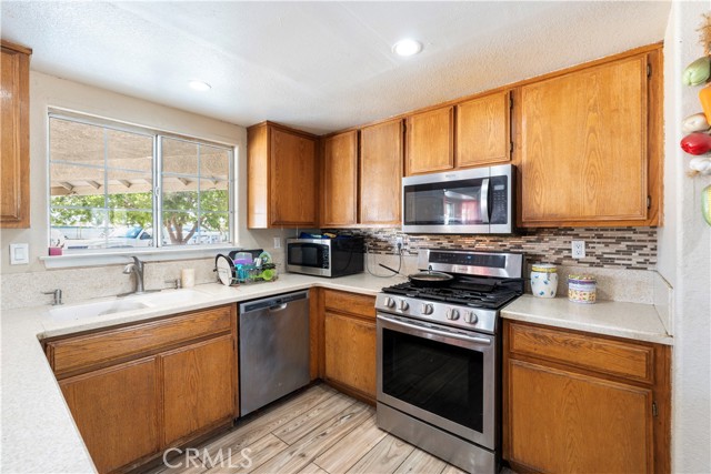 Detail Gallery Image 9 of 20 For 11025 Sonora Rd, Phelan,  CA 92371 - 4 Beds | 2 Baths