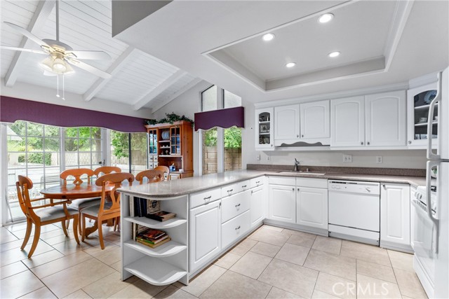 Detail Gallery Image 8 of 28 For 2606 N Tustin Ave, Santa Ana,  CA 92705 - 2 Beds | 2 Baths
