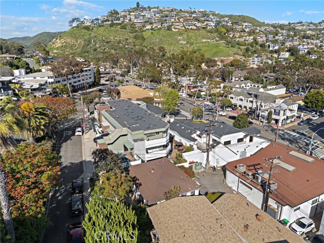 189 Lower Cliff Drive, Laguna Beach CA: https://media.crmls.org/medias/a55519a1-b016-4af5-b647-2c7f244496a6.jpg
