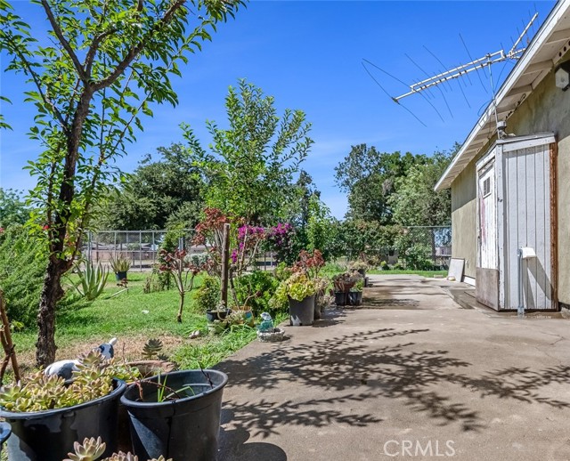 361 N B Street, Tulare CA: https://media.crmls.org/medias/a5556e81-fc60-40de-80b5-5950f8f9dc03.jpg