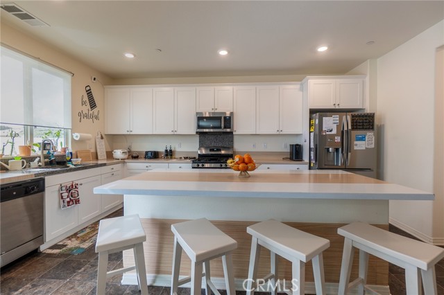 Detail Gallery Image 8 of 32 For 1099 Little Leaf, Calimesa,  CA 92320 - 3 Beds | 2/1 Baths