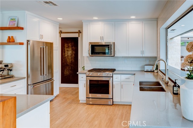 1806 Calle Leticia, San Clemente CA: https://media.crmls.org/medias/a5561ea8-02ea-4636-b253-7bf7859bcd5c.jpg