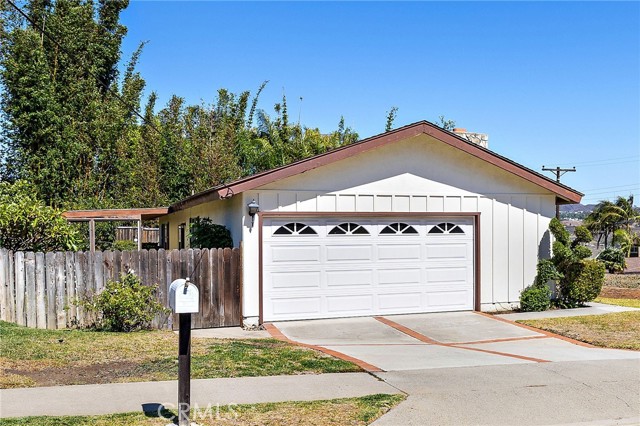 32672 Alta Pine Lane, San Juan Capistrano CA: https://media.crmls.org/medias/a5561fa5-3611-48d8-84db-a5c66e09d738.jpg