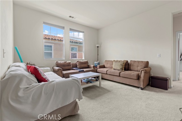 Detail Gallery Image 14 of 26 For 6049 Snapdragon, Corona,  CA 92880 - 3 Beds | 2/1 Baths