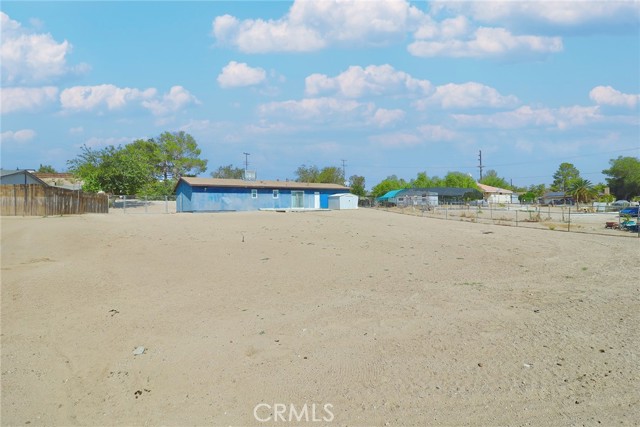 16459 Bunnell Avenue, Victorville CA: https://media.crmls.org/medias/a556aa42-d756-46a6-ba24-506746cea8c0.jpg