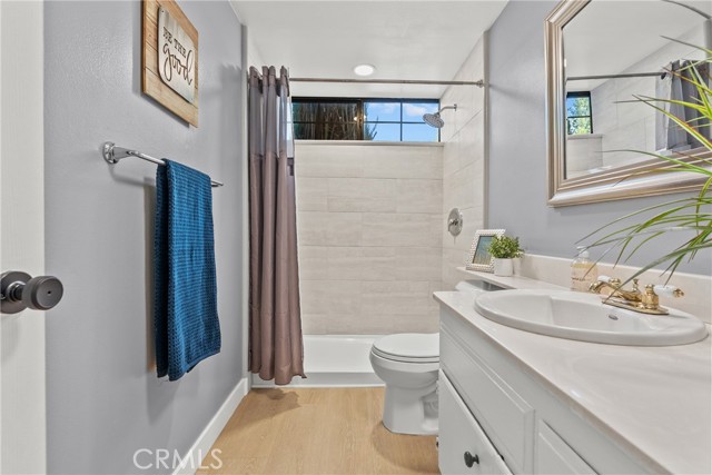 Detail Gallery Image 22 of 60 For 18826 Cabral, Canyon Country,  CA 91351 - 5 Beds | 3 Baths