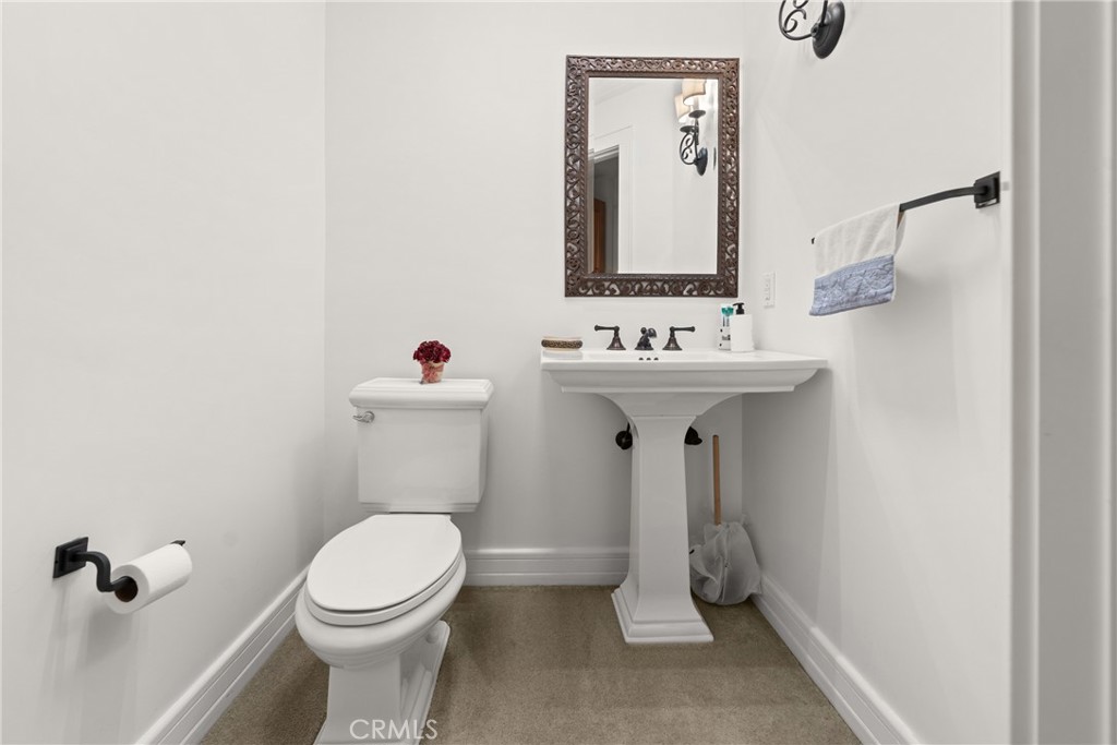 https://media.crmls.org/medias/a5570eb5-9336-4c63-b108-f3bb5b62bb5b.jpg?preset=X-Large