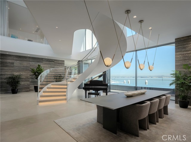 3 The Point, Coronado CA: https://media.crmls.org/medias/a5583ae9-bb63-4ef1-ab5b-0fa0abb3eb41.jpg