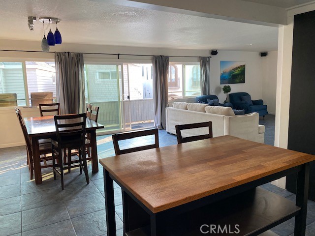 4704 Seashore Drive, Newport Beach CA: https://media.crmls.org/medias/a5589e41-a72c-463a-8bed-27b62e03a784.jpg
